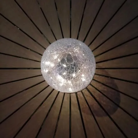 Kinghouse دومودوسولا